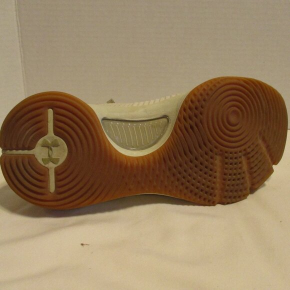 Under Armour Woman Size 7.5 Cream White Lace Up Outdoors Run Walk Athletic Shoes - Picture 6 of 13